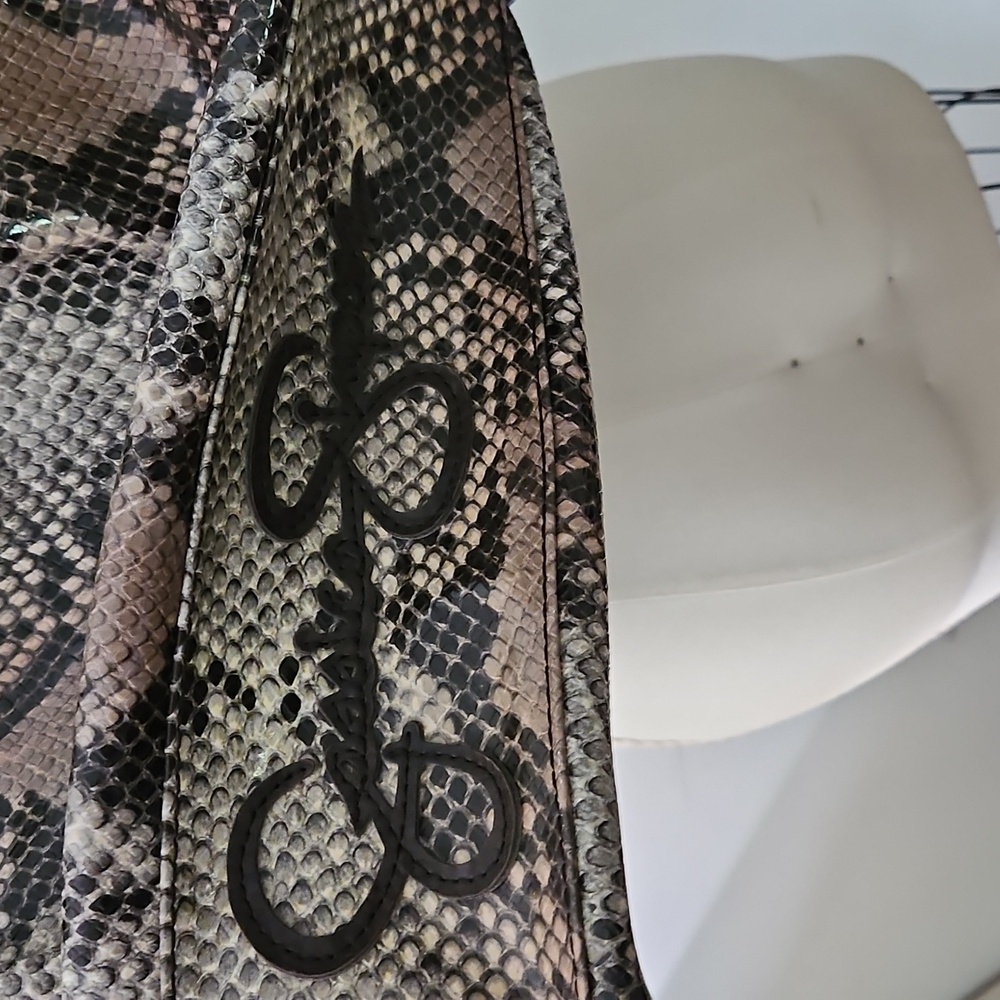 Jessica Simpson Stylish Snakeskin Patterned Tote Bag Never Used - Picture 2 of 3